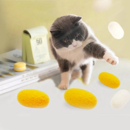Los juguetes para gatos son naturales puros, sin teñir, sin decoloración, secado completo, con cocones de crisalis y gusano de seda para diversión de artefactos para gatos